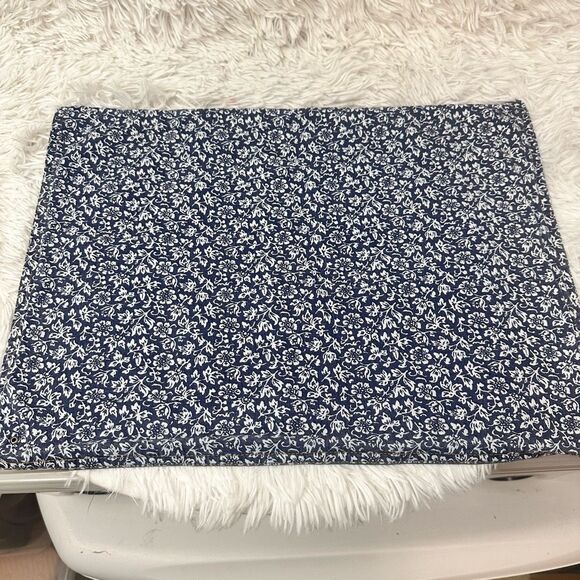 Laura Ashley Reversible Rectangular Placemat 3 Piece Solid Denim & Sweet Allysum - Picture 2 of 9
